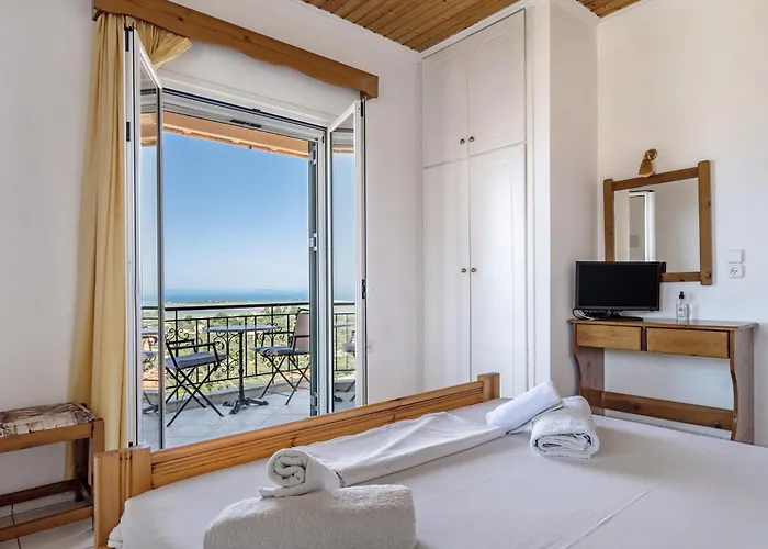 Apartment Lefkothea 4 *