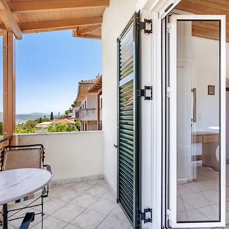 Lefkothea 4 Daire Frínion